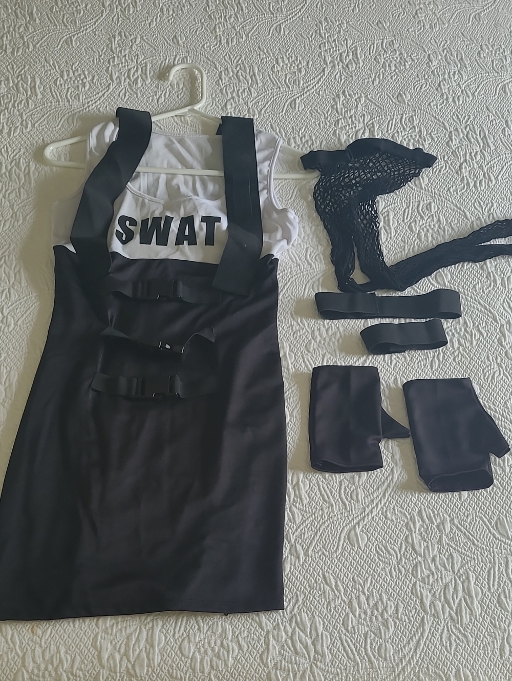 Sultry Swat Officer Spirit Halloween Adult Costume Size M/L Fits 8-12 Adult